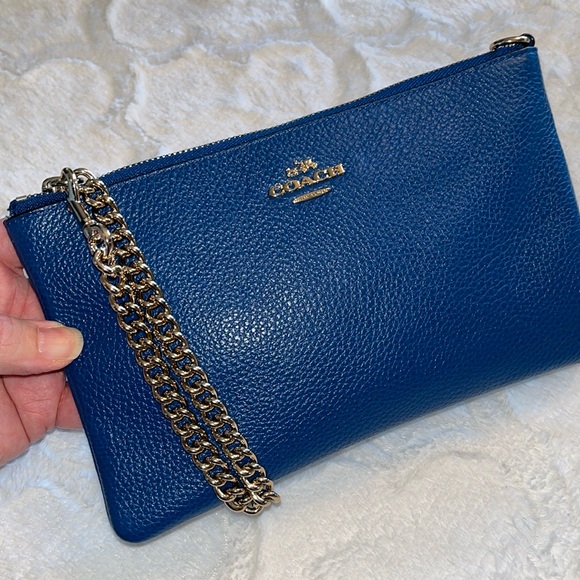 Coach Cobalt Blue Pebbled Leather Chain Wristlet/Mini Bag - Picture 5 of 11